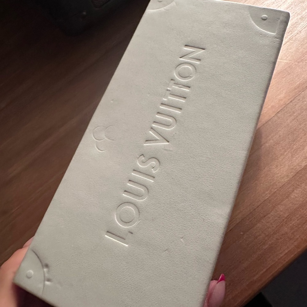 Louis Vuitton 1.1 Millionaires - Picture 10 of 11
